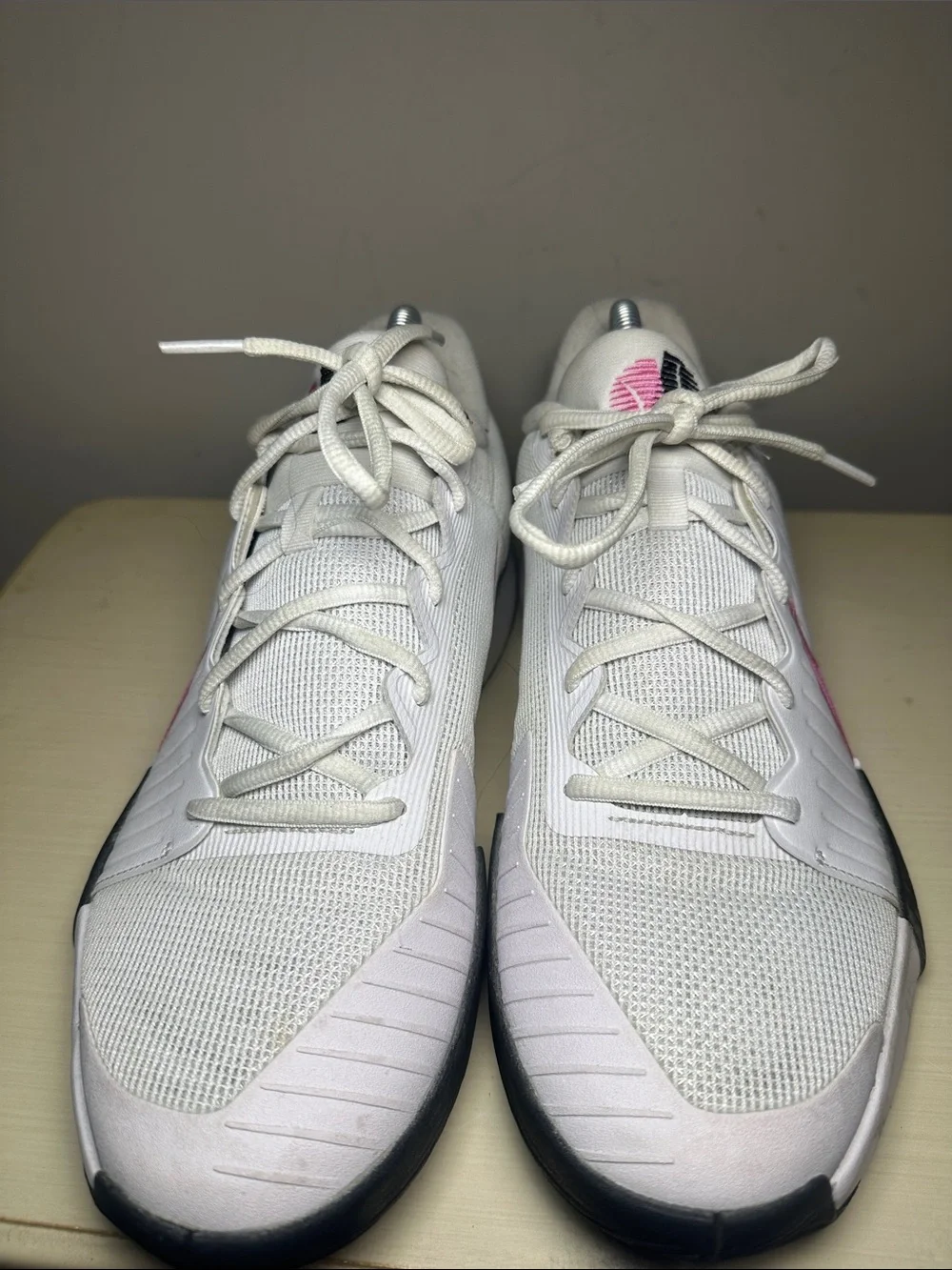 Nike GP Challenge Pro Women's White and Pink Athletic Tennis Shoes